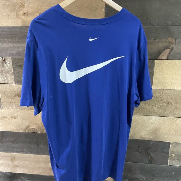 Nike Shirt - Picture 2 of 2